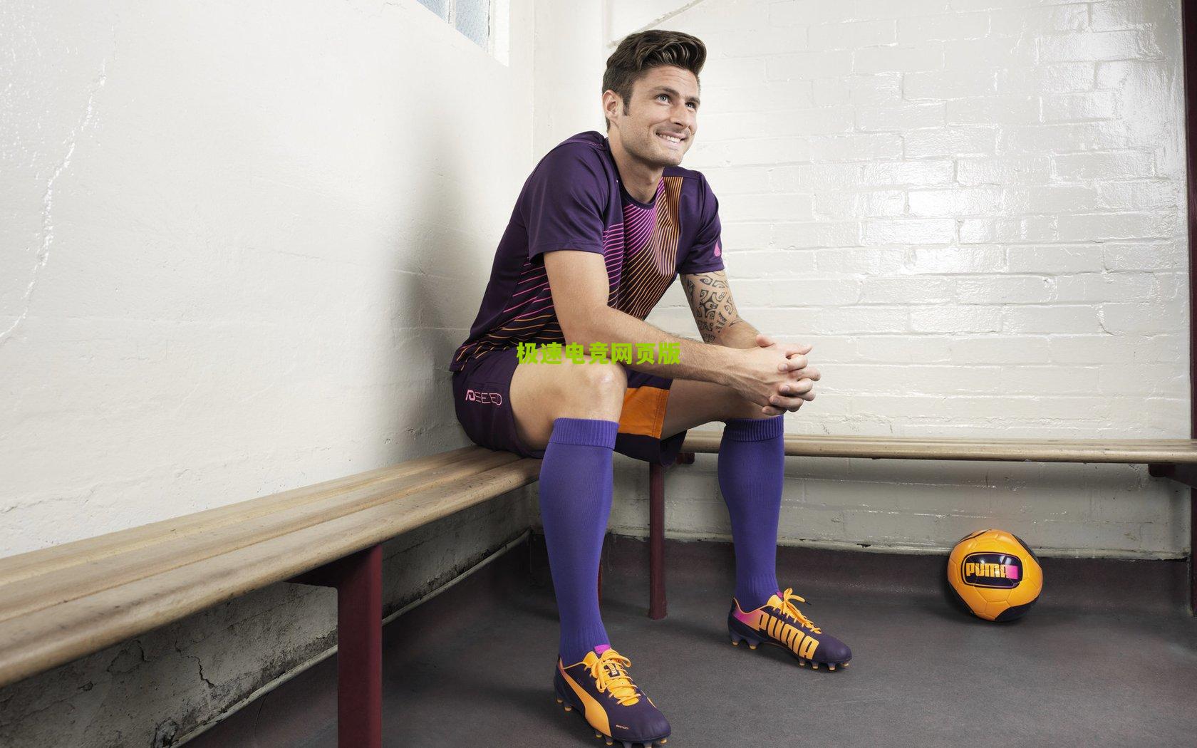 冰球联赛激战正酣，豪强争霸，新秀崛起，赛季悬念迭起