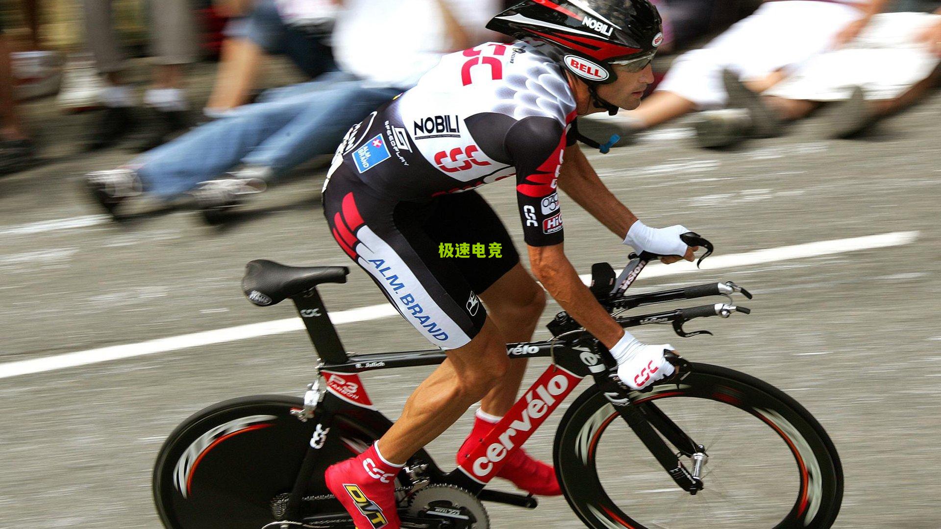 杜兰特开启硬解模式！无视防守干拔三分命中，诠释死神本色